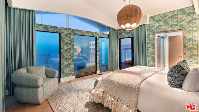 Building Photo - 27044 Malibu Cove Colony Dr