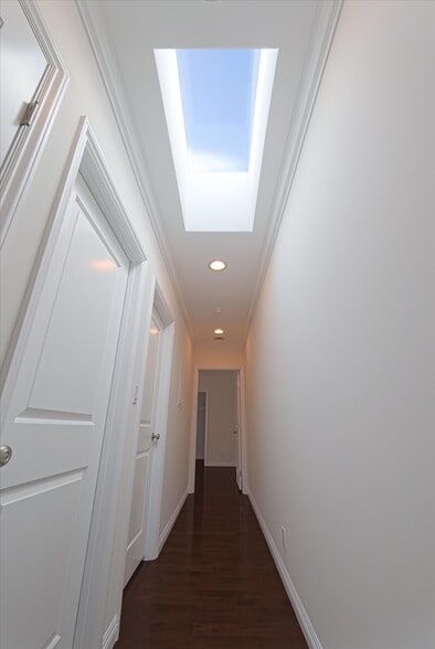 Building Photo - 809 N La Jolla Ave
