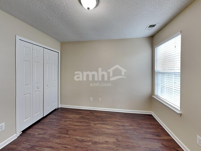 Building Photo - 7614 Henderson Park Rd