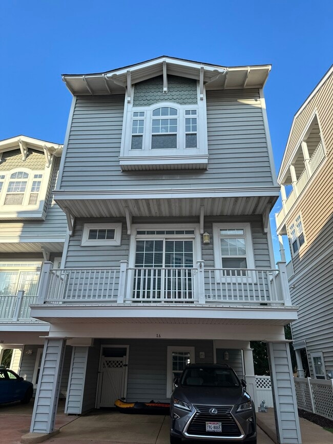 Building Photo - 2080 E Ocean View Ave