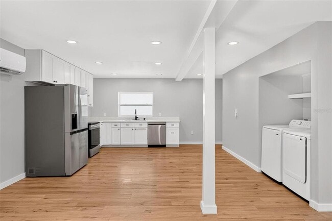 Building Photo - 1099 Grove Ave