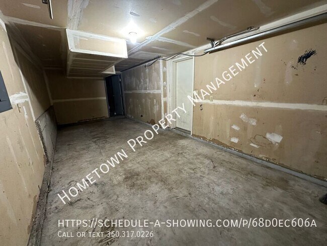 Building Photo - 1224 Cora St SE