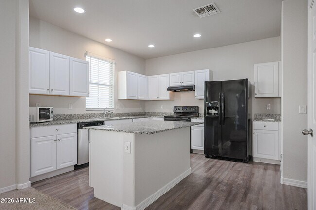 Building Photo - 5458 W Fulton St