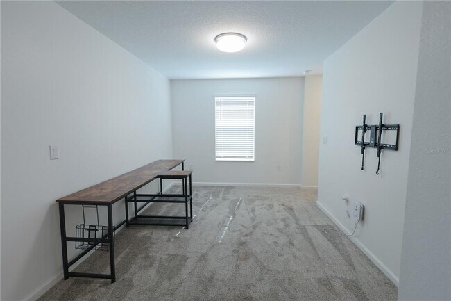 Building Photo - 1821 Heart Lk Dr