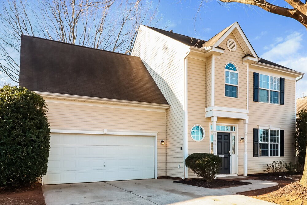 Building Photo - 10005 Brawley Ln