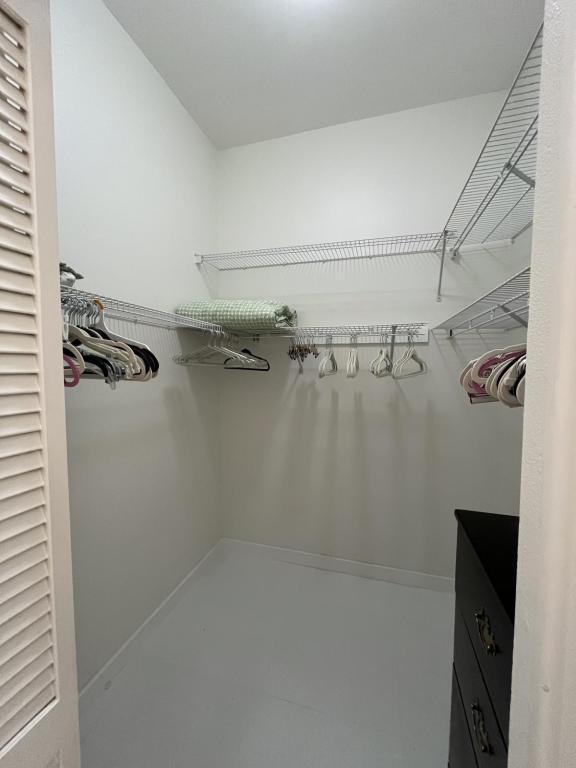 Building Photo - 13106 Dobree Pl