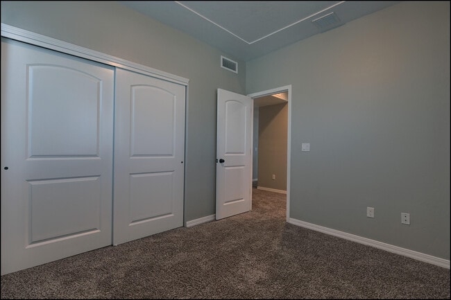 Building Photo - 2166 Enchanted Crst Dr