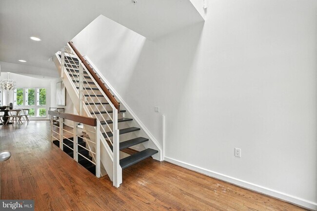 Building Photo - 6702 Oregon Ave NW