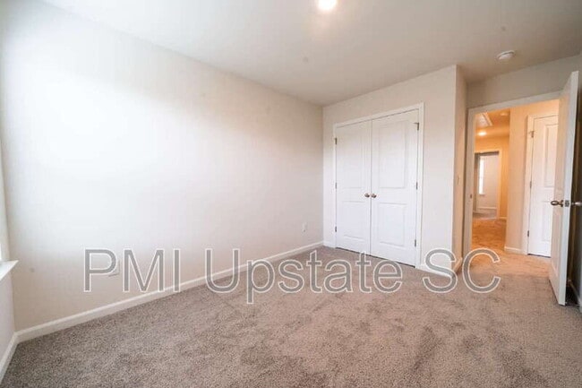 Building Photo - 753 Embark Cir