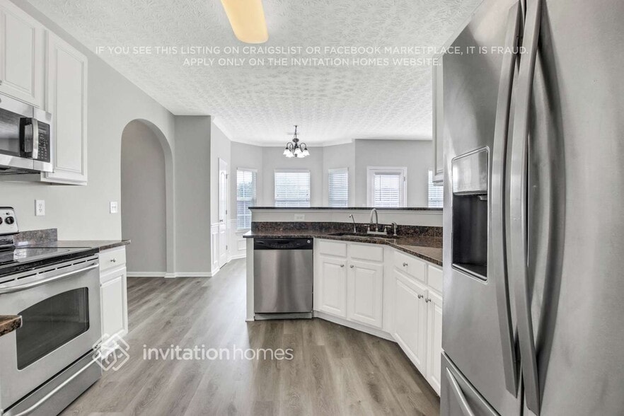 Building Photo - 6516 Snowden Dr