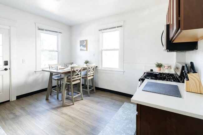 Building Photo - 2240 Murray Hill Rd