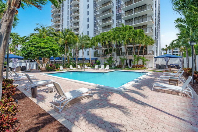 Building Photo - 3031 N Ocean Blvd