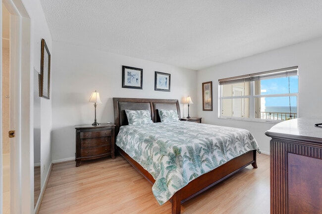 Building Photo - 3101 S Ocean Blvd