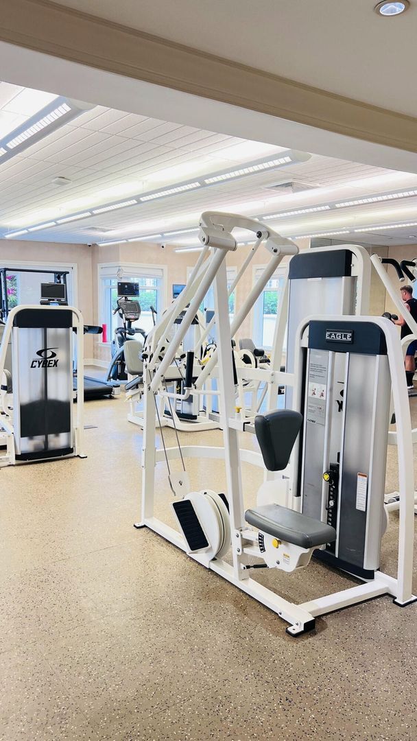 Building Photo - 19900 E Country Club Dr