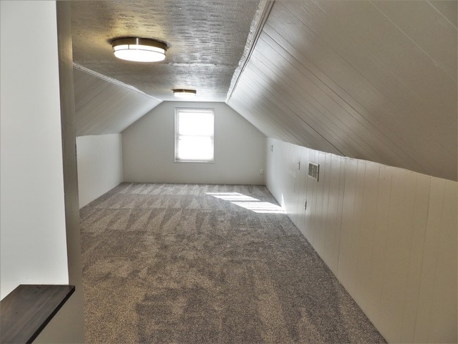 Building Photo - 9663 West Ave