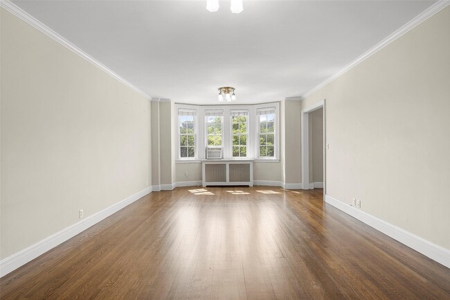 Building Photo - 26 East Pkwy