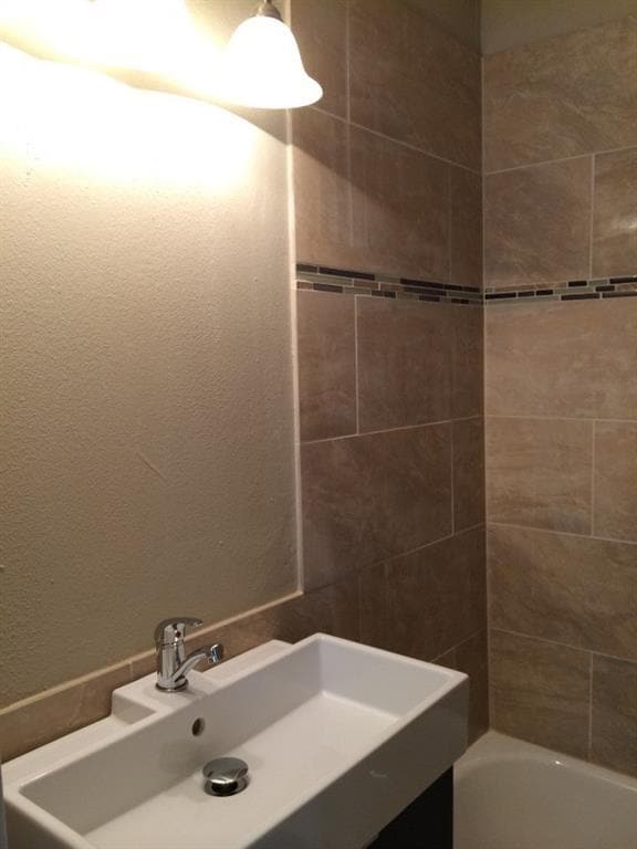 Building Photo - 9510 Vilven Ln