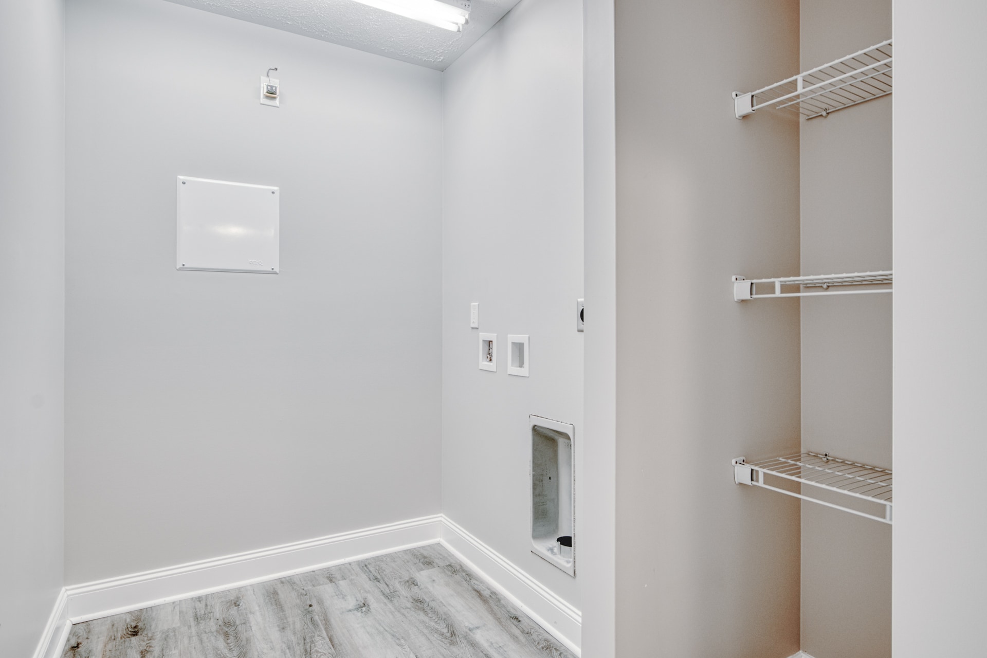 Building Photo - 220 Twisted Oak Dr NW