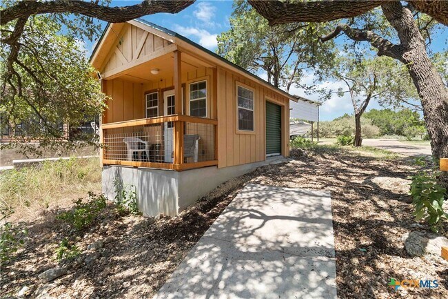 Building Photo - 2676 Woodcrest Dr