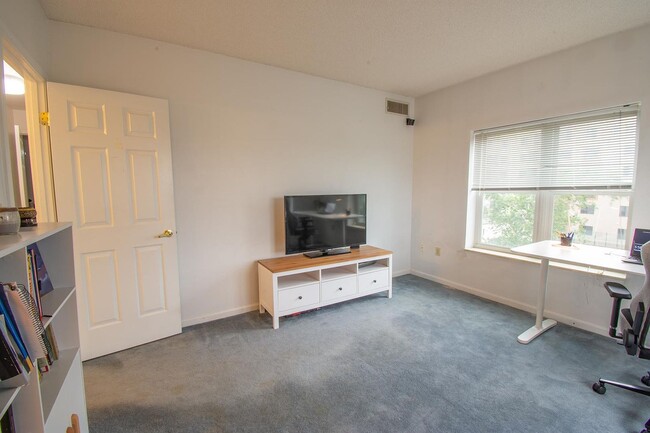 Building Photo - 655 Concord Ave