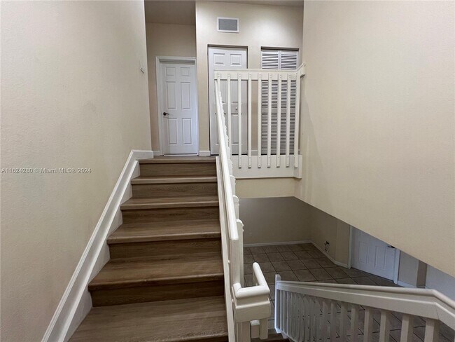 Building Photo - 748 SE 32nd Ave