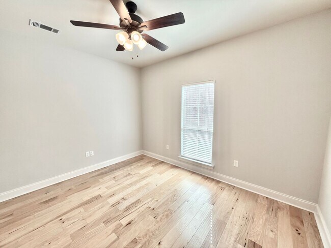 Building Photo - 7704 Ibiza Dr