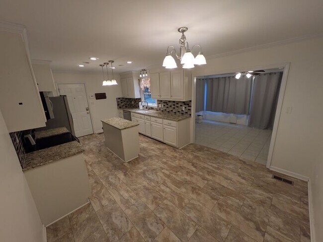 Building Photo - 3BD/2BA Single Family Home in Hickory, NC!