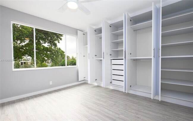 Building Photo - 16697 Hemingway Dr