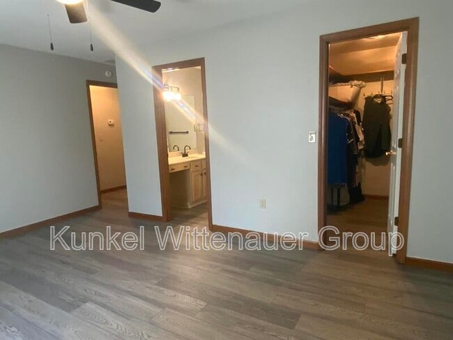 Building Photo - 111 Twin Oaks Dr