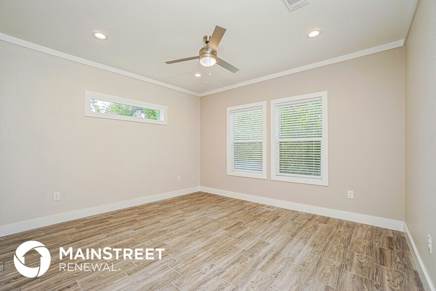 Building Photo - 422 Azucena St