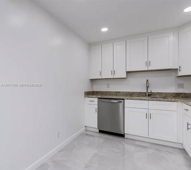 Building Photo - 2500 Parkview Dr
