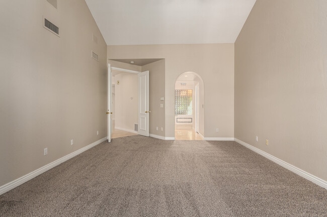 Building Photo - 10126 E Cochise Dr