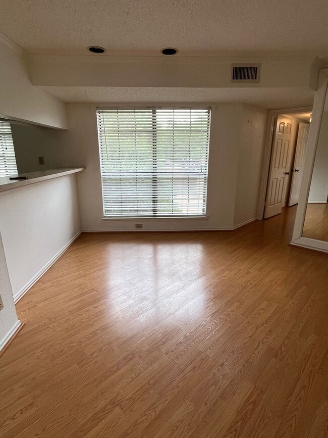 Primary Photo - Quiet 1-Bed Condo, New Bedroom Floor, Balc...