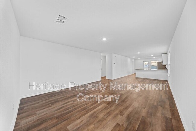 Building Photo - 817 Heartseed Ave