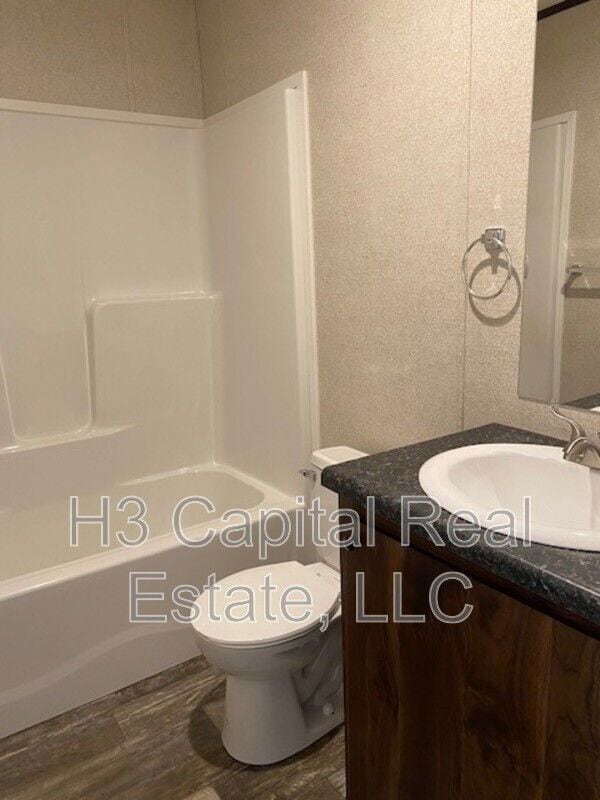 Building Photo - 524 Chickadee St