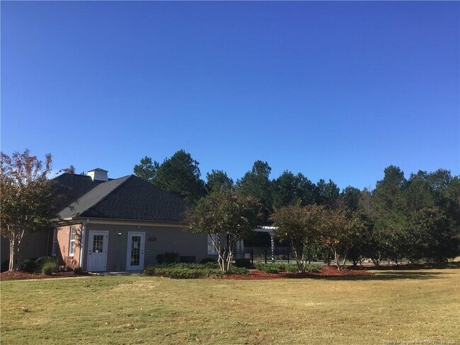 Building Photo - 616 Marshtree Ln