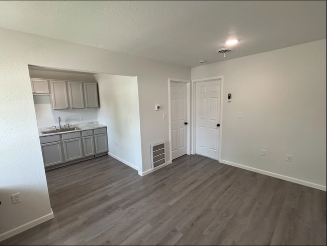 Building Photo - Seward Apartments