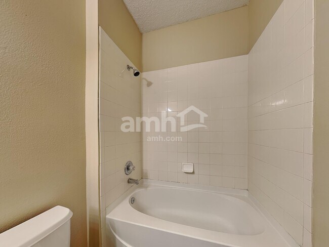 Building Photo - 2475 Breezy Meadow Rd