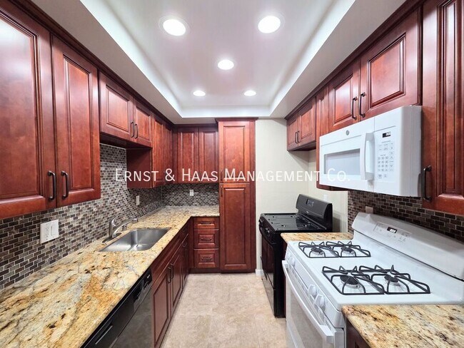 Building Photo - 16806 Sierra Vista Way