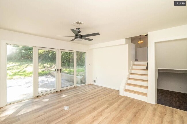 Building Photo - Newly Renovated 3 Bedroom 2 Bathroom Home