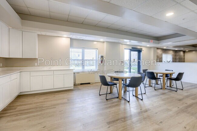 Building Photo - 7460 Graceland Dr