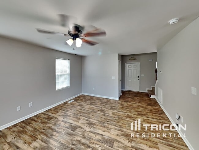 Building Photo - 537 Twyla Dr