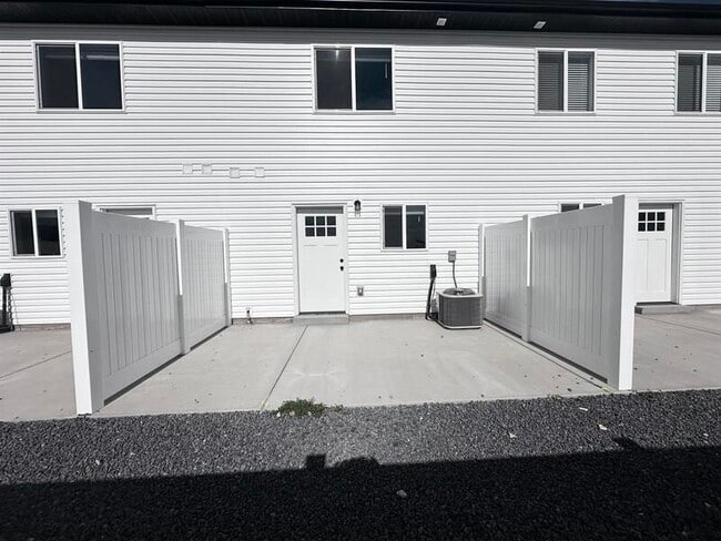 Building Photo - 1720 E Main St