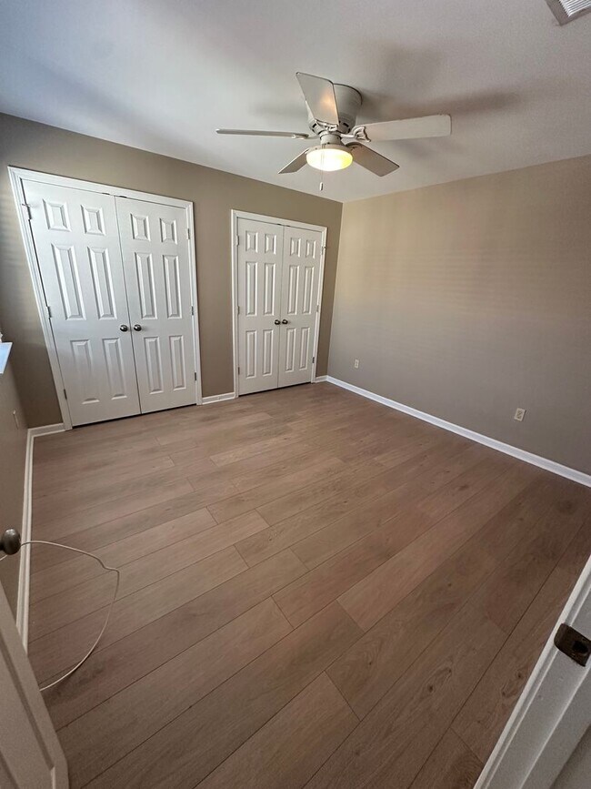 Building Photo - 2BD/1.5BA Townhouse located on the Germantown/Memphis Line!