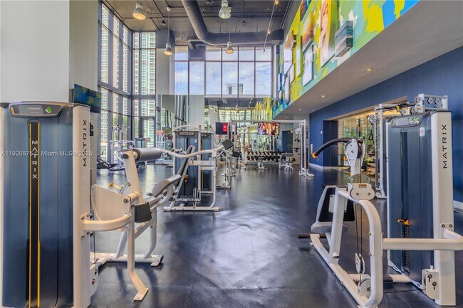 Building Photo - 1010 Brickell Ave