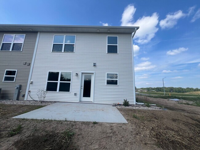 Building Photo - 1610 Eastside Cir