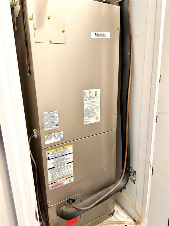 Building Photo - 2474 Dianne Dr