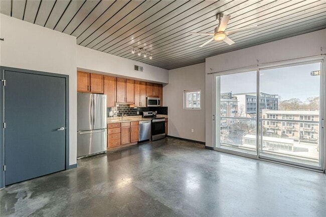 Building Photo - 620 Glen Iris Dr NE
