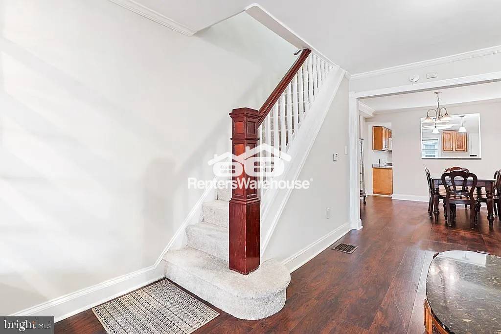Building Photo - 2704 Wilkens Ave