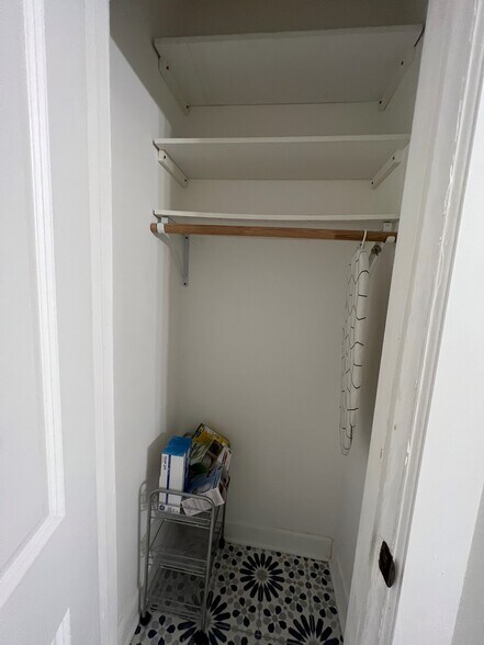 Master Closet 2 - 3528 N Reta Ave